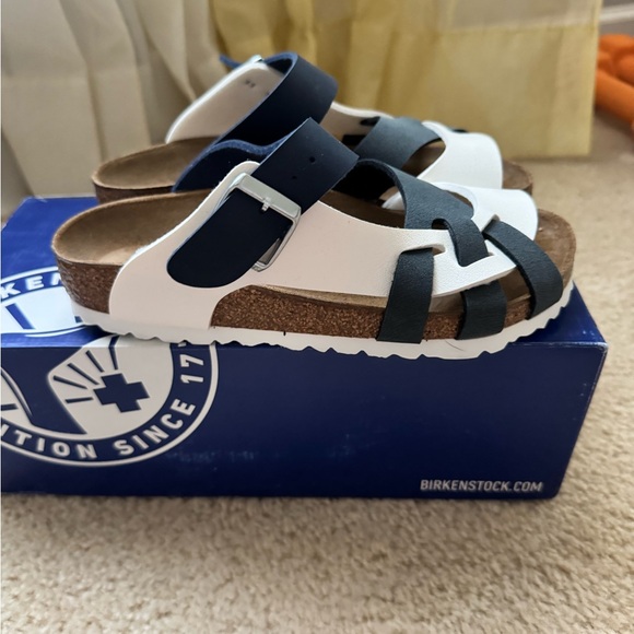 Birkenstock Pisa Sandals size 35- new - Picture 2 of 5